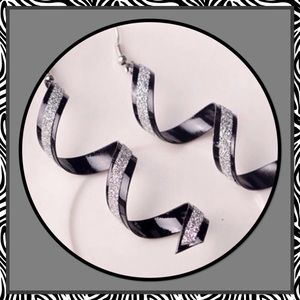 🔮New🔮Spiral Black & Silver Twist Earrings🔮